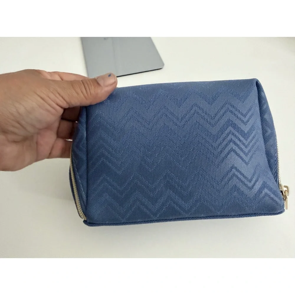 Missoni‎ for Delta Blue Chevron Zigzag Travel Amenity Pouch Makeup Bag Accessory